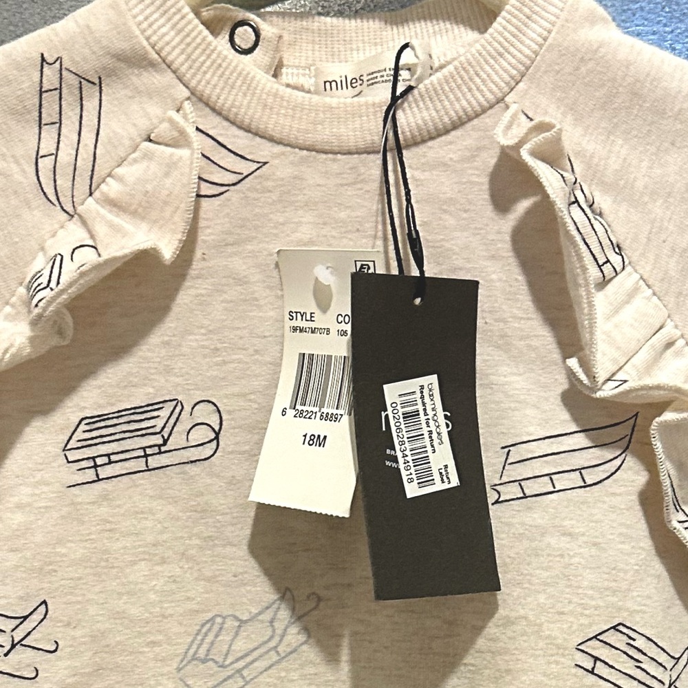 Miles Baby Winter Sled Sweatshirt Bloomingdale’s special edition, NWT, Girls 18m